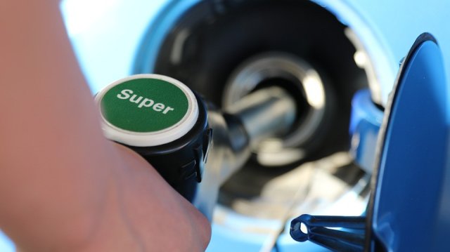 Двигателите с вътрешно горене си отиват според плановете на Европейския