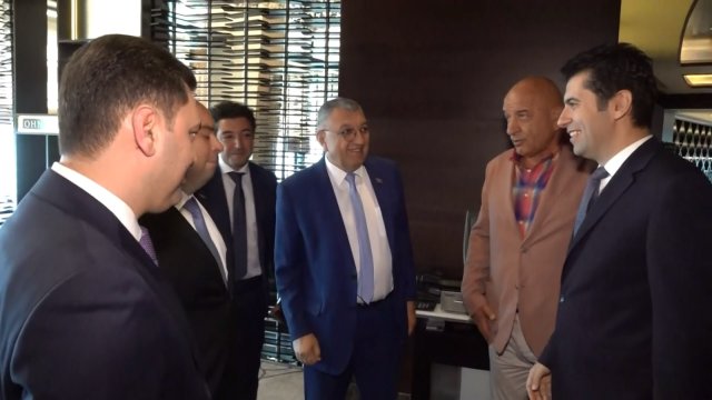 Министър председателят Кирил Петков обсъди с президента на Азербайджан Илхам Алиев