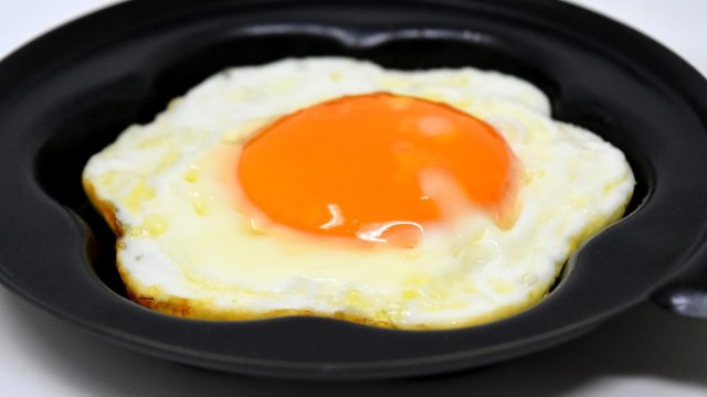 Съществува ли такова нещо като неправилно пържене на яйца Да