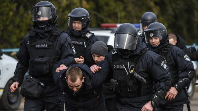 В Москва на Пушкинския площад полицията арестува шестима души които