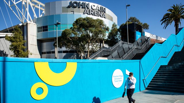 Трибуните около кортовете на Australian Open ще бъдат на запълвани