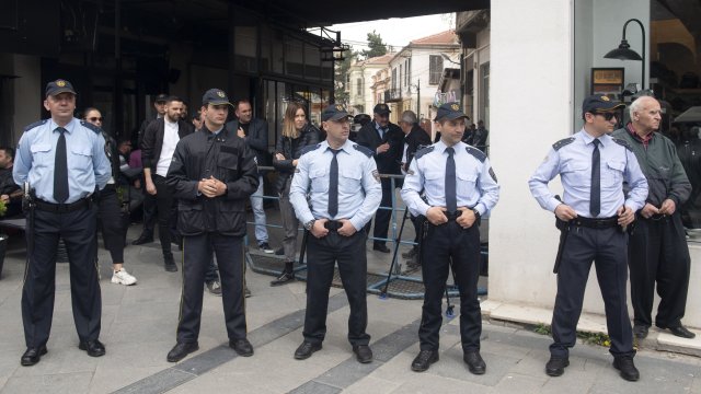 Извършителят запалил входната врата на Културен дом Иван Михайлов в