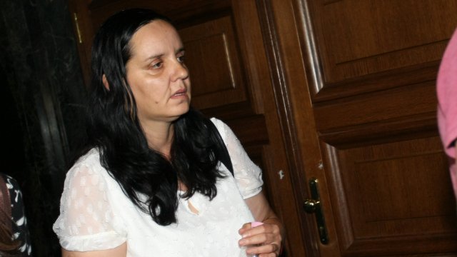 18 години затвор за акушерката, пребила малката Никол