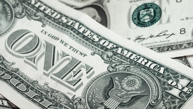 Щатският долар е доминиращата световна резервна валута от създаването на