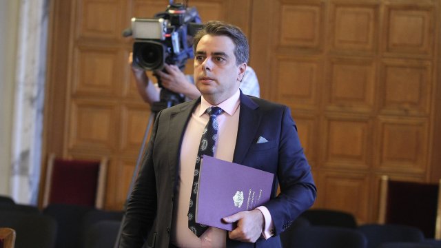 Антиинфлационният пакет от мерки ще бъде на стойност между 1 5