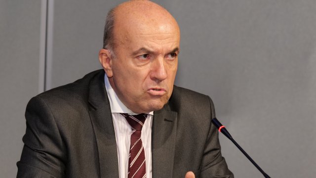 Изборите за Народно събрание бяха проведени в 755 секции разположени