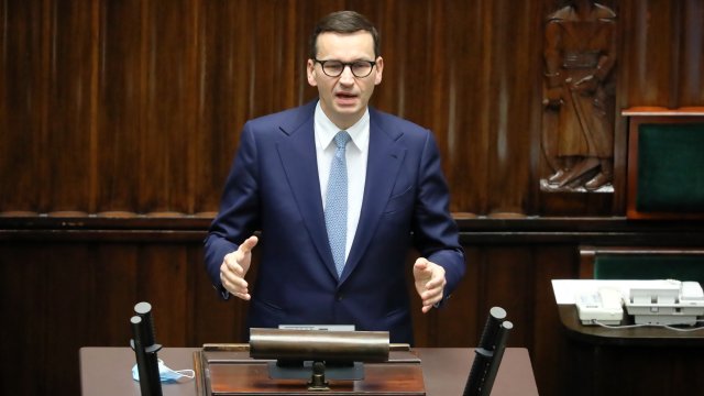 Европейската комисия изпрати на Полша предизвестие да плати около 70