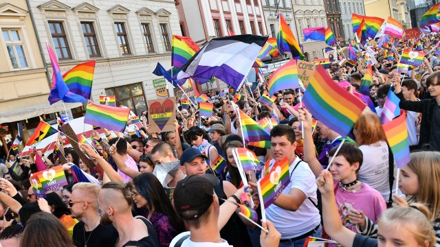 Австралийската верига супермаркети Коулс въведе платен отпуск за свои служители