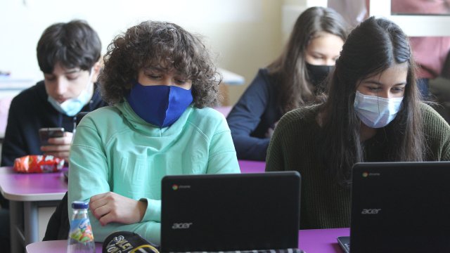 В още два областни града Ямбол и Сливен и