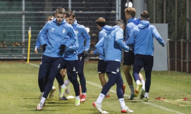 Футболното първенство в Украйна бе преустановено заради въвеждането на военно