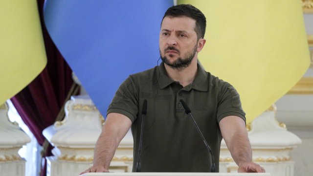 Украинският президент Володимир Зеленски реагира остро на доклад на правозащитната