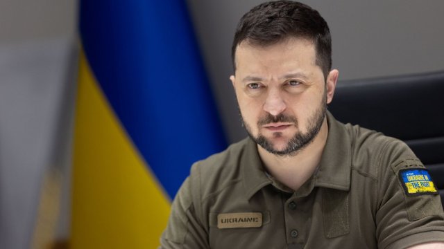 Президентът на Украйна Володимир Зеленски призова страната му да не