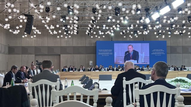 Предизвикателствата в енергетиката изискват комплексни и трансгранични решения между правителствата