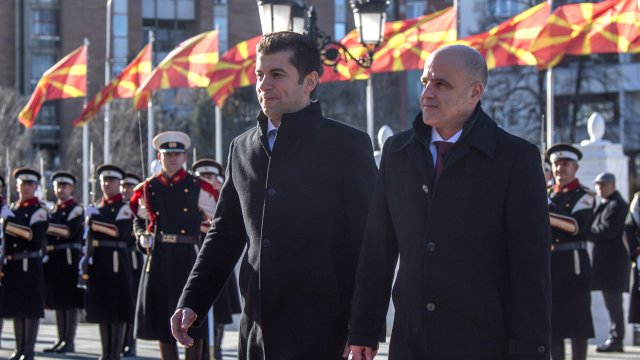 България трябва да постави ултиматум на Северна Македония по всички