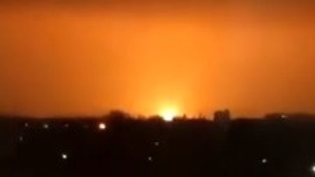 Мощни експлозии са били чути в Крим през изминалата вечер.