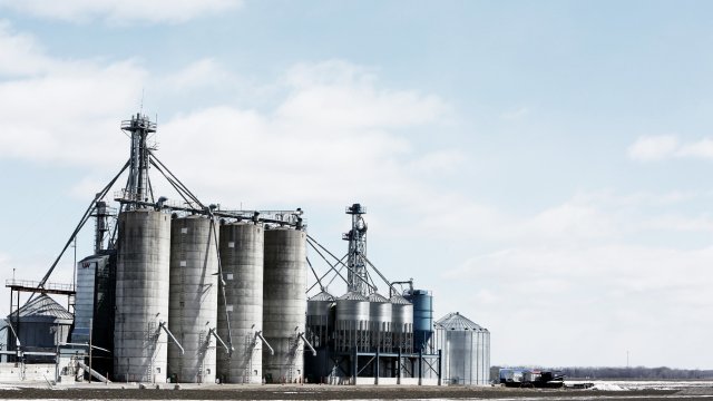 Търгуваните в Европа газови фючърси продължават да поскъпват докато търговците