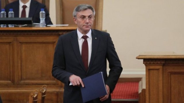 България вече е в тежка политическа криза Преговорите за кабинет