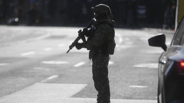 Стратегическото пристанище Мариупол в Източна Украйна е блокирано от руски