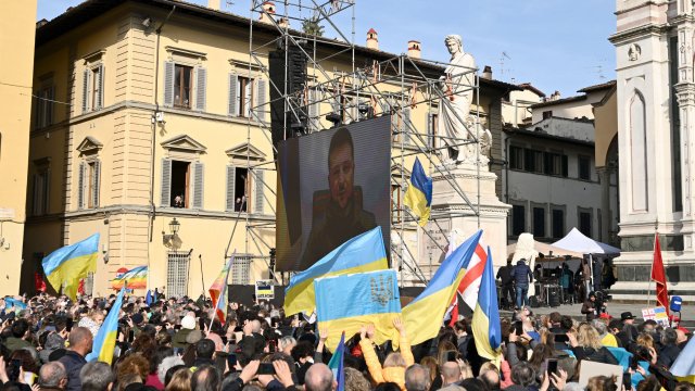 Няколко хиляди души се събраха днес на демонстрация във Флоренция