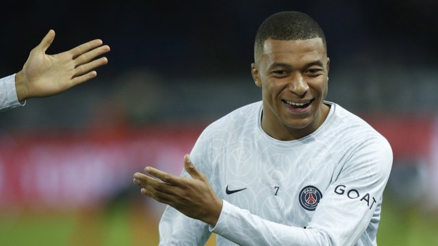 Килиан Мбапе няма да премине в нито един от двата