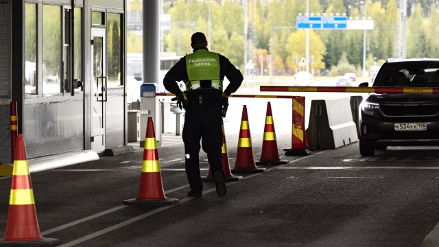 Финландия ще забрани на руснаци с шенгенски туристически визи да