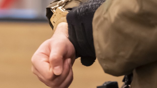 Състав на Окръжния съд в Хасково задържа за постоянно в