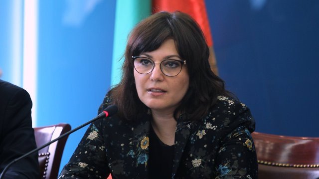 Към 31 март 2022 година на база на междинни финансови