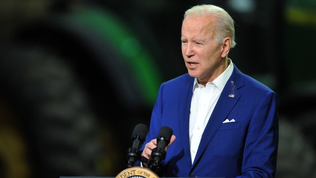 Американският президент Джо Байдън посочи че обмисля да изпрати висши