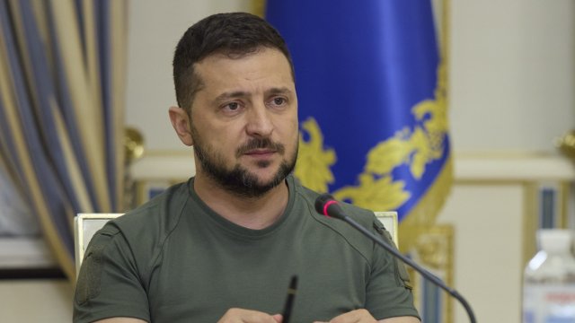 Украинският президент Володимир Зеленски проведе серия от телефонни разговори с президента