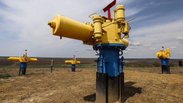 Газпром заяви че продължава да доставя газ за Европа през