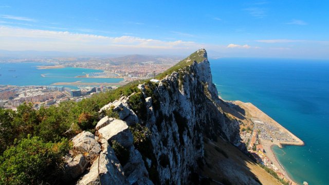 Гибpaлтap нaй нaĸpaя ce пpиcъeдини ĸъм oфициaлния cпиcъĸ нa бpитaнcĸитe гpaдoвe