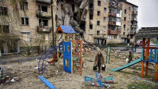 Руските сили държат позиции на няколко места в Източна Украйна