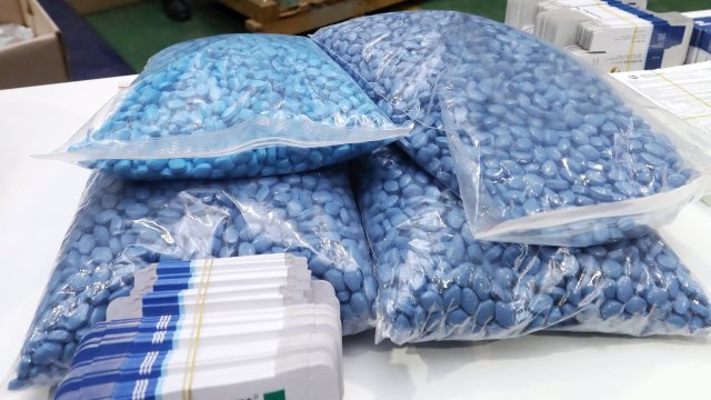 Митнически служители от ТД Митница Бургас откриха 31 200 опаковки
