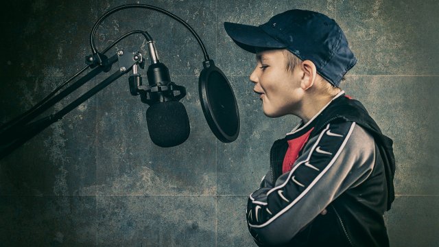 Пеенето е комплексна дейност която включва фонацията на гласовите гънки