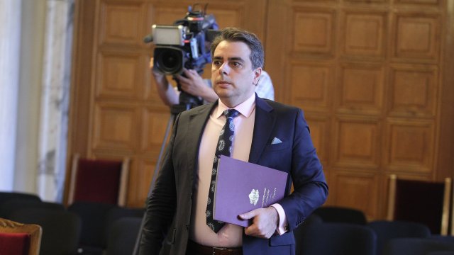 Според мен ще бъде огромна грешка да се стопира техническата