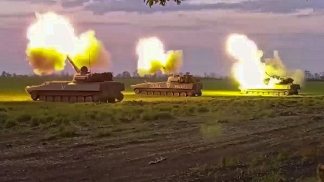 Стратегически мост свързващ Херсон с контролирания от Русия източен бряг