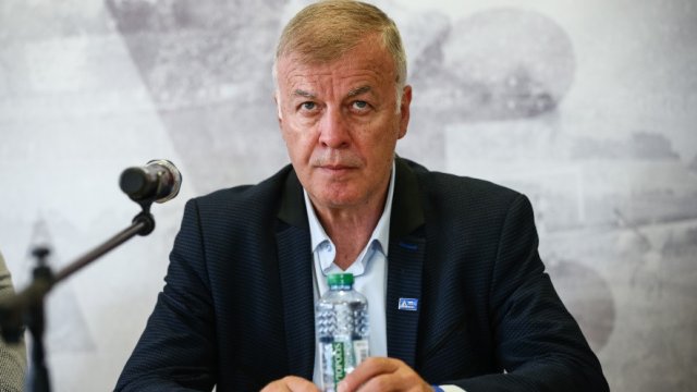 Мажоритарният собственик на ПФК Левски Наско Сираков публикува позицията си след