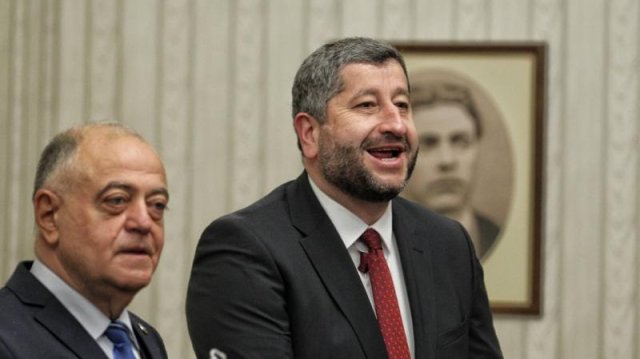 Най вероятно Демократична България и Продължаваме промяната ще се явят самостоятелно