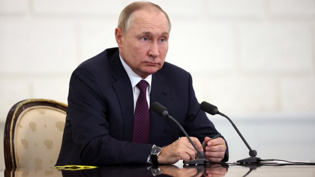 Руският президент Владимир Путин е отслабен от погрешното според Запада