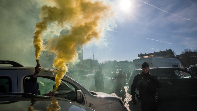 Френският конвой на свободата в протест срещу Ковид рестрикциите премина