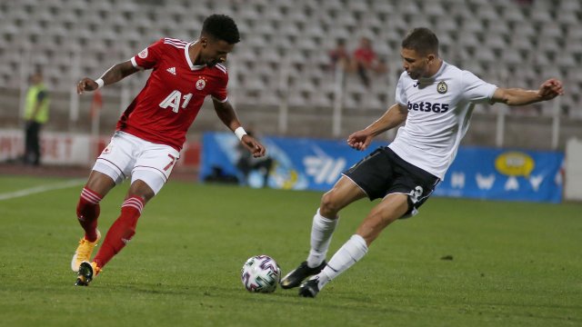 Един от най дълго задържалите се футболисти на Армията но напуснал