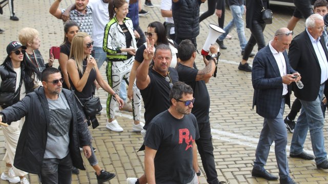 Изборите минаха Бизнесът загива Трябва да действате веднага