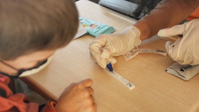 Има достатъчно тестове за изследване на всички ученици в страната