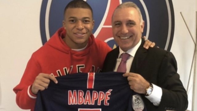 Легендата Христо Стоичков отново показа любовта си към Барселона и