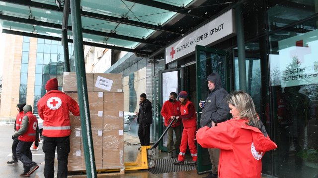 БЧК продължава подпомагането на пострадалите от конфликта в Украйна След