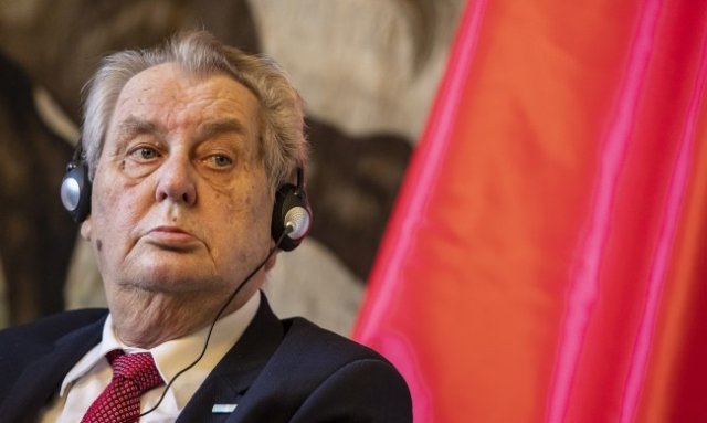 Президентът на Чехия Милош Земан който се върна обратно в