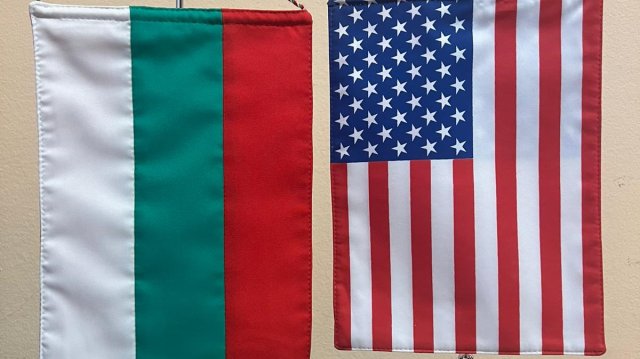 Министърът на външните работи Теодора Генчовска и извънредният и пълномощен