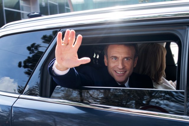 Френският президент Еманюел Макрон защити решението си да не използва