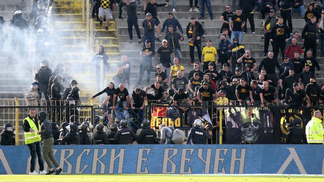 Отборът на Ботев Пловдив бе глобен с 8300 лева и