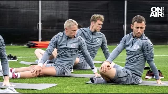 Латвийският Рига проведе йога сесия между двете си приятелски срещи с